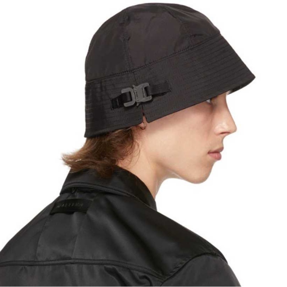 1017 Alyx Black Hat